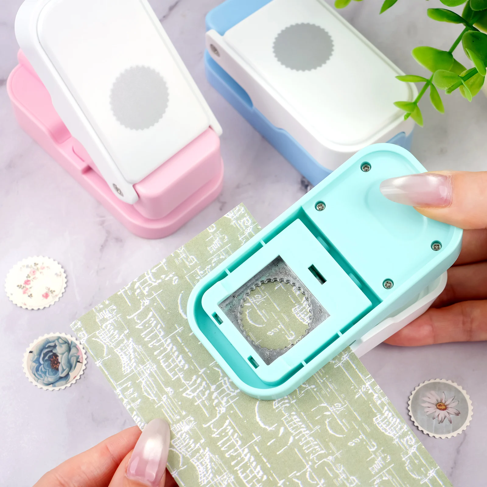 Scrapbooking - Katmanlı Posta Pulu Daire Kağıt Delgeci
